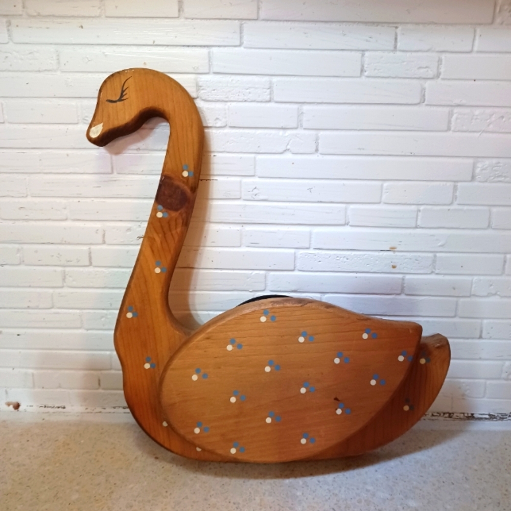 Swan Country Chic Vintage Wall hanging Cottage Chic Farmhouse flower decor